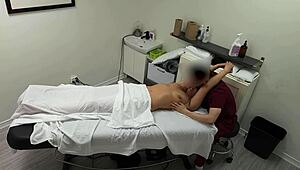 rita white熟女在情侣按摩中被操