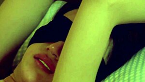 哟，试过电影18专业版上的韩国少女滋味吗？疯狂的东西！