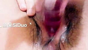 哇，看中国少女18+36D奶网络摄像头！😍