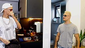 Quarto Compartilhado O Dotado Flagras Novinho Manjando Rola No Banho