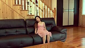 哟，试过电影18专业版上的韩国少女滋味吗？疯狂的东西！