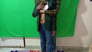 Indian housewife enjoys bedroom time with friend