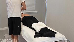 大奶红发熟女，想涂油按摩乐趣吗？