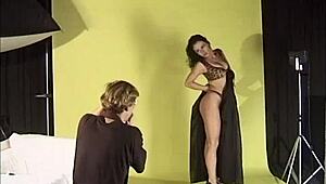 意大利复古写真变阴道拳交狂欢