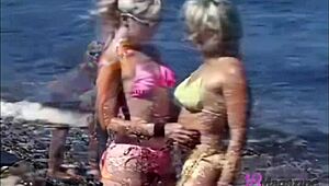 Hot 18yo lesbians Candy Elektra and girlfriend savor nipple licking