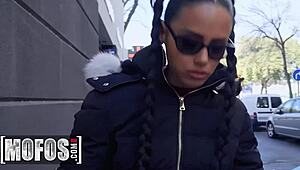 Student Andreina Deluxe Skips Studying for a Naughty Break