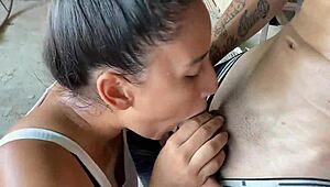 I follo my boss's enorme coño for the first time and me corro inside el.