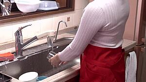 和妈妈朋友Shino Inamoto难忘激烈性爱