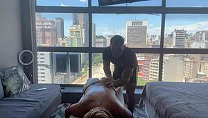 relaxando e gozando na rola do massagista tântrica jhonny gab sheer e red