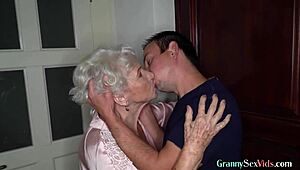 Hey, this old hairy granny still loves a good pussyfuck!