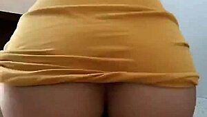 mexican babe bounces ass at work