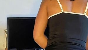 调皮女仆性感黑发纹身AV婊子曲线现实自摸