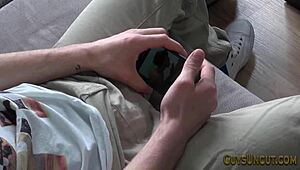 无套猛男独撸大屌狂射