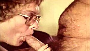 Granny's Retro Beaver Shocks in VINTAGE LONDON