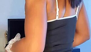 调皮女仆性感黑发纹身AV婊子曲线现实自摸