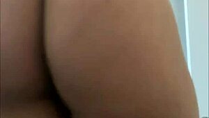 Watch this curly ass guy dancing funk and getting fucked?