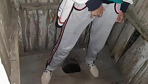 I caught my neighbor in the toilet, joined her for lesbian fun! 😍