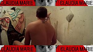 poniendo muy cerda a la gorda meti�ndole cosas por el coño en la chabola domin�ndola a la f fetichistas van a disfrutar 😈