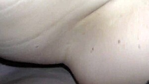 Rock n roll stepmom in fishnets gets rough fucked with squirt 😈💦