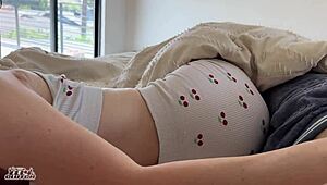 Redhead Girlfriend Begs for Morning Creampie - Oh Yes!