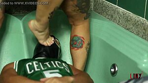 Brazilian girls dominate with golden shower