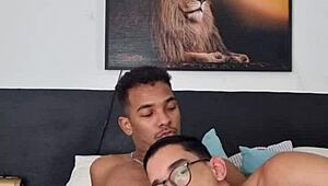 branquelinho tomou piroca grossa e preta no cuzinho