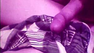 暗灯娱乐揭秘复古禁忌家庭幻想