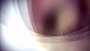 黑婊子在粉色洞里被猛干，毛茸茸后入动作