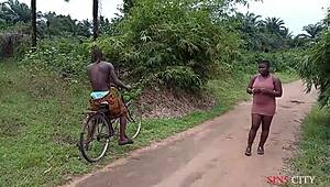 Okonkwo Lifts Village Slay Queen, Fucks Her Hard Outdoor