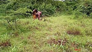 Okonkwo Lifts Village Slay Queen, Fucks Her Hard Outdoor