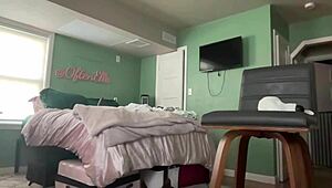 看我骑假阳具一小时，带邋遢喉咙动作