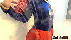 supergirl save the day and recive a orgasm