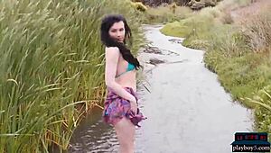 New Zealand Unveils Stunning Milf Skylar Leigh in Hot Display.