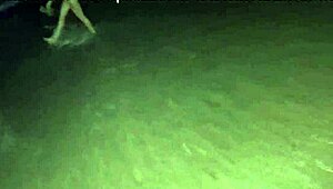 人妻肥臀街头露大屁股😏