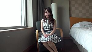 Nanami的身体因新快感而抽搐，随着欲望增长