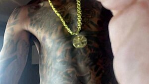 watch these young influencers with gay friend and women squirting