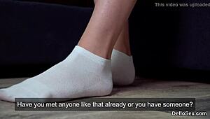 Arousing Chick Fingers Tight Vagina to Intense Climax