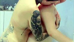 my friend called me to bathe her, we fucked hot lesbians 😘