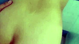 Cogiendo con Mi Cuñada en el Baño de Su Casa Mientras Se Baña