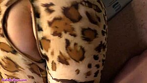 Teen girlfriend gives sensual blowjob. Passionate homemade fucking ends in cumshot.