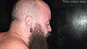 私人教练被朋友诱惑，性爱地下室汗湿无套狂干高潮释放 - Full Sheer Com