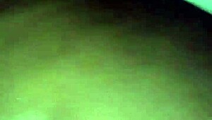 黑熟女曲线抹身体油狂揉