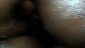 黑熟女曲线抹身体油狂揉