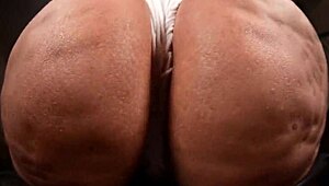 goddess, guide me to worship your massive juicy ass now