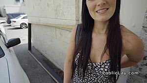 火辣黑发美国妹户外遭巨屌狂干真实硬战