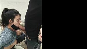 冒险热吹箫街头大胆公共动作