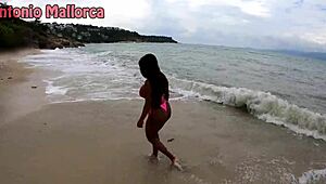 Big tits thai bombshell gets picked up in public beach