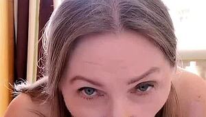 奶奶惊喜，想和继孙子来个性感小吃吗？