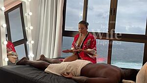 Massagista Asiática Faz Massagem Relaxante Em Negro Dotado Que Não Resistiu E Gozou Dentro Da Buceta Da Latina Gostosa Parte Ii - Lina Nakamura - John Coffee Completo No Red