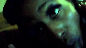 黑妞狂热吸吮大黑鸡巴